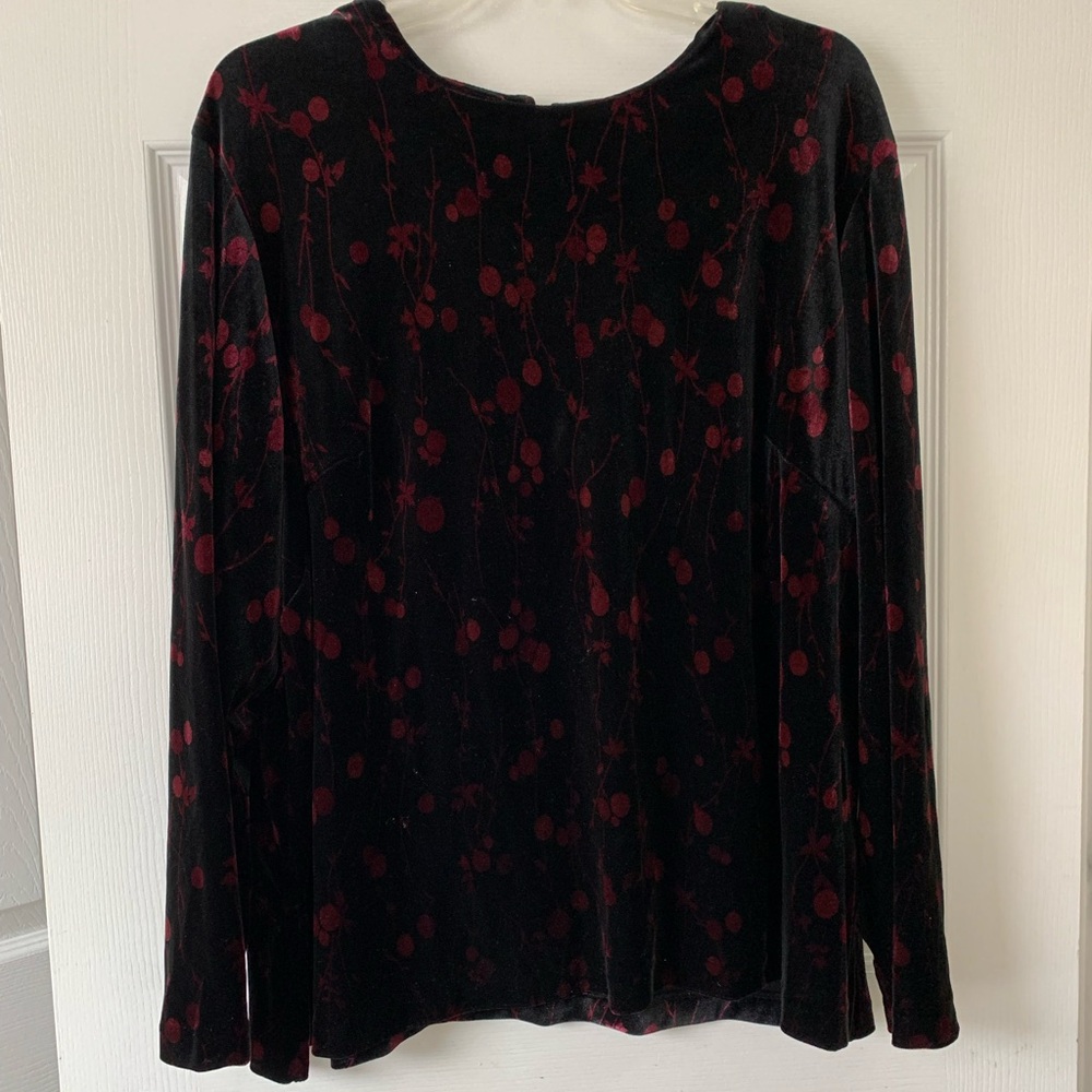 Black and Red Velvet Floral Top